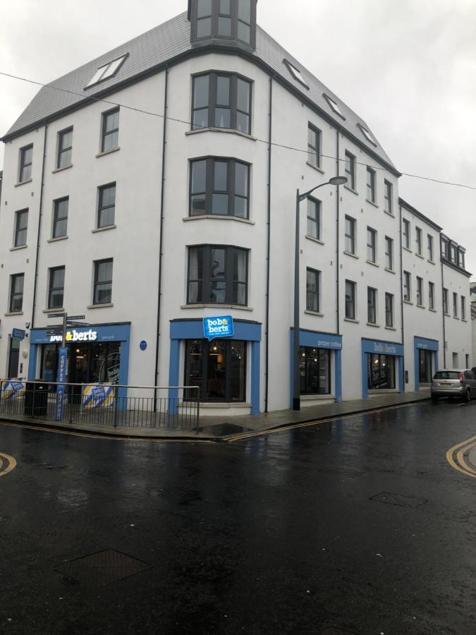 Luxury Apartment In The Heart Of Portrush Main St Exterior photo